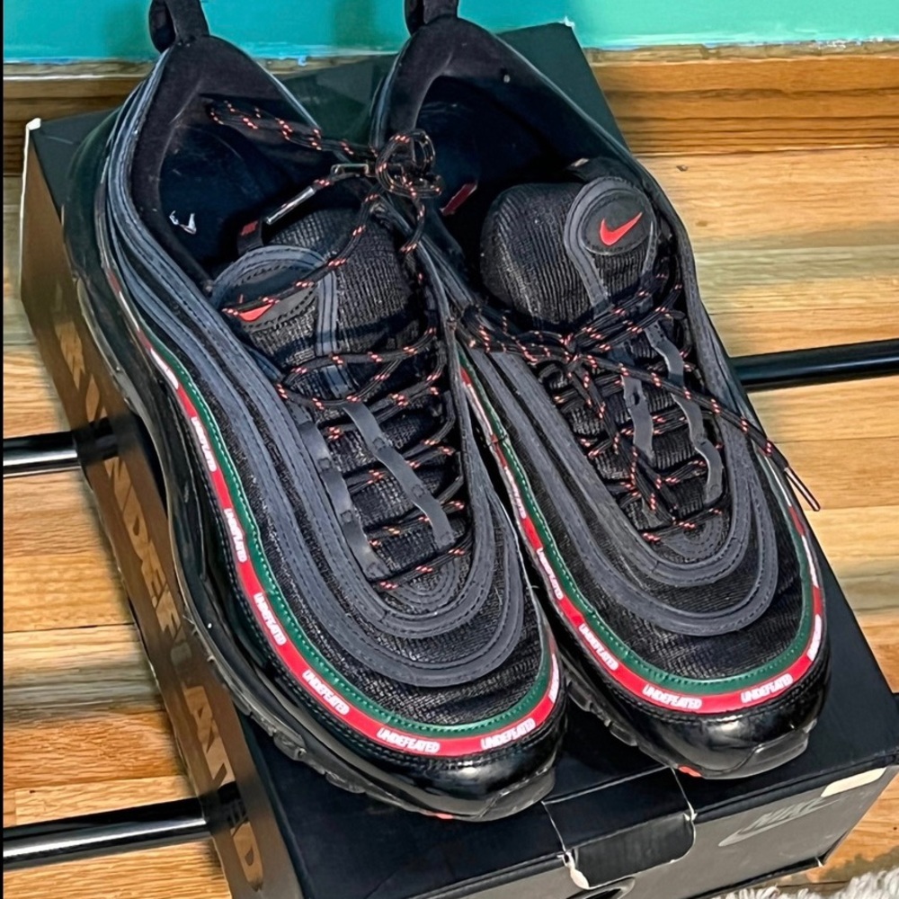 Undefeated x Nike Air max 97 black green red